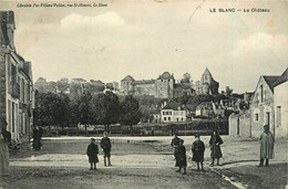 Le Blanc * Place Du Village * Vue Sur Le Château - Le Blanc