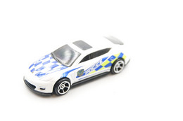 Hot Wheels Mattel Porsche Panamera Police -  Issued 2018 Scale 1/64 - Matchbox (Lesney)