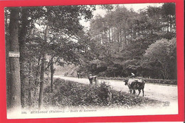 CPA 29 HUELGOAT Cows Vaches Croisant Marins Dans La Foret Sur La Route De Locmaria - Huelgoat