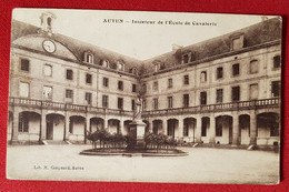 CPA -  Autun - Intérieur De L'école De Cavalerie - Autun