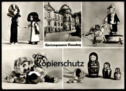 ÄLTERE POSTKARTE SPIELZEUGMUSEUM SONNEBERG THÜRINGEN PUPPE SPIELZEUG AFFE LÖWE STOFFTIER CLOWN HARLEKIN MATRUSCHKA AK - Sonneberg