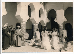 CPSM MAROC Danse Berbère Folklorique De L'offrande Dans Le Patio D'un Riche Musulman De Khénifra - Autres & Non Classés