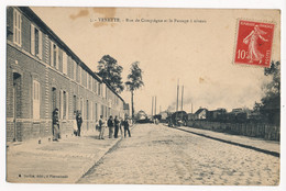 Rare CPA 60 VENETTE Rue De Compiègne Et Passage à Niveau - Venette