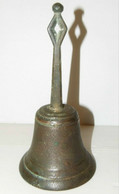 BELLE CLOCHE HAUTE EPOQUE GOTHIQUE BRONZE XVIIe Collection OLD BELL VITRINE - Glocken