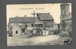 12  AVEYRON  LENTIN GRANDE PLACE  Animé - Lourdes