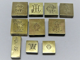 LOT 10 MATRICES BRONZE IMPRIMERIE EAU FORTE DIFFERENTES LETTRES HJ CJ BL JM OV W - Stempel & Siegel