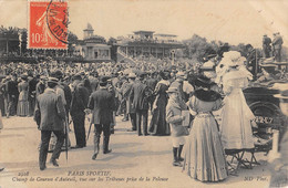 CPA 75 PARIS XVIe PARIS SPORTIF CHAMP DE COURSES D'AUTEUIL VUE SUR LES TRIBUNES PRISE DE LA PELOUSE - Paris (16)