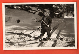 DHB-05 RARE Crans-Montana Fillette à Skis. En Route Pour Le Championnat.  Dubost 1257. Circulé 1933 - Crans-Montana