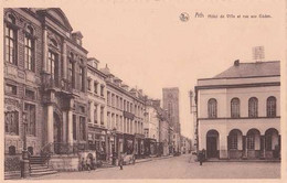 Ath - Hôtel De Ville Et Rue Aux Gâdes - Pas Circulé - 1952 - Animée - TBE - Ath