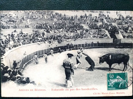 34  ,  Béziers , Les Arènes ,estocade Au Pas Des Banderilles En 1911 - Beziers