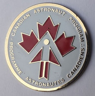 QQ472 Pin's Space Espace Fusée Programme Astronautes Canadiens Canadian Astronaut Canada Feuille érable Achat Immédiat - Raumfahrt