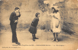 CPA 75 PARIS IIIe PARIS GROUPE DES PUPILLES DU IIIe Arrt GAMINERIES REVUE LA FILLE GREGOIRE - Distretto: 03