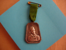 Médaille Militaire. 1830-1930 Centenaire De La Création Des Chasseurs Volontaires... Voir Description - Unclassified