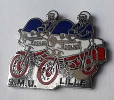 QQ505 Pin's Police Gendarmerie Moto SMU S M U LILLE Qualité Egf Achat Immédiat - Motos