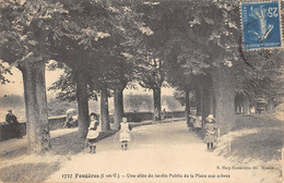 CPA 35 FOUGERES UNE ALLEE DU JARDIN PUBLIC DE LA PLACE AUX ARBRES - Fougeres