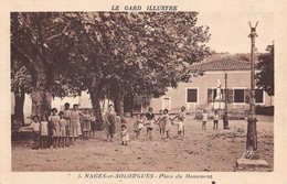 CPA 30 NAGES ET SOLORGUES PLACE DU MONUMENT - Autres & Non Classés