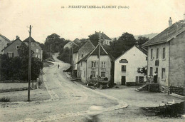 Pierrefontaine Les Blamont * Vue Intérieure Du Village * Café Restaurant * Auto - Autres & Non Classés