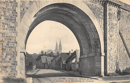 EURE ET LOIR  28  LEVES - VIADUC DU CHEMIN DE FER ET CLOCHERS DE LA CATHEDRALE DE CHARTRES - Lèves