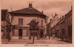 Rebais (Seine-et-Marne) La Place, Tabac, Bijouterie - Carte Alain, Non Circulée - Rebais