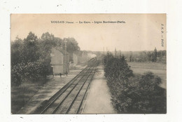 Cp , 86 , VOULON , Chemins De Fer , Gare Avec Train , LA GARE ,ligne BORDEAUX-PARIS , Voyagée , F.M. - Other & Unclassified