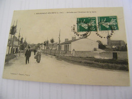 CPA. Bourgneuf En Retz (44) - Arrivée Par L'Avenue De La Gare - 1911 - SUP (FK 58) - Bourgneuf-en-Retz