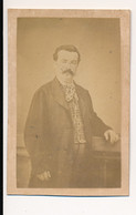 Photographie Ancienne XIXe CDV Portrait  D'un Homme Photographe Poulle Et Binet  à Mamers ? Ou Coudray Au Perche ? - Oud (voor 1900)