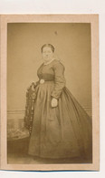 Photographie Ancienne XIXe CDV Portrait D'une Femme Photographe Poulle Et Binet à Mamers Ou Coudray ? - Oud (voor 1900)