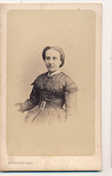 Photographie Ancienne XIXe CDV Portrait D'une Femme Photographe Bourgoin Niort - Oud (voor 1900)