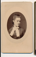 Photographie Ancienne XIXe CDV Portrait D'une Jeune Femme Photographe Duburguet Niort - Oud (voor 1900)