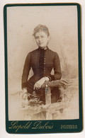 Photographie Ancienne XIXe CDV Portrait D'une Jeune Femme Photographe Léopold Dubois Poitiers - Oud (voor 1900)