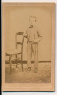 Photographie Ancienne XIXe CDV Portrait D'un Enfant Et Sa Cravache Photographe Lenoir à Sablé Sur Sarthe - Oud (voor 1900)