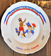 Assiette 1989 "la Révolution Française" STAINS Arcopal - Platos