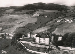 Real Photo Jullié Chateau De La Roche Vue Aerienne  Beaujolais Timbrée 1963 Mariane Gandon 2 Timbres - Julienas