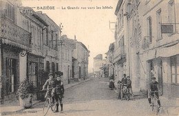 CPA 31 BAZIEGES LA GRANDE RUE VERS LES HOTELS (cpa Pas Courante - Other & Unclassified