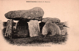 N° 82 A  BRETAGNE DOLMEN DE MANE KERINED MORBIHAN - Dolmen & Menhirs