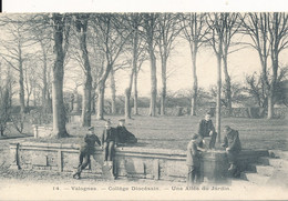 Delcampe - Valognes (50 Manche) Au Collège Diocésain Une Allée Du Jardin - Jeu De Plateau - édit. Brochard N° 14 - Valognes