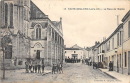 LOIRE ATLANTIQUE  44  HAUTE GOULAINE - LA PLACE DE L'EGLISE - Haute-Goulaine