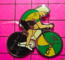 1117 Pin's Pins / Beau Et Rare / THEME : SPORTS / CYCLISME COUREUR VELO ROSELYNE RIOU ARMILLE - Cyclisme