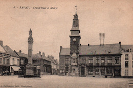 Bavay (Nord) Grand'Place Et Mairie, Statue De La Reine Brunehaut - Edition Deflandre - Carte N° 6 Non Circulée - Bavay