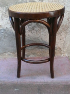 Tabouret A Assise Cannée Et Bois Courbé - Autres & Non Classés