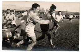 65 - Hautes Pyrénées / Carte Photo Action De Jeu, Match De RUGBY à TARBES (Galharague, Labadie, Peyrelade, ...). - Rugby