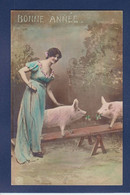 CPA Cochon Pig Femme Women Non Circulé - Varkens
