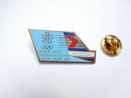 Beau Pin's Pins , Aviation , Avion  , Compagnie Canadian Airlines , Calgary - Avions