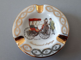 Cendrier En Porcelaine D'art Voiture Ancienne "Duryea 1893" Restaurant Lafarge   & - Ashtrays