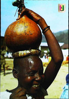 ►  CPSM   Rwanda    Femme Avec Calebasse De Bière - Rwanda