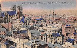 BRUXELLES - Panorama Sur L'église Sainte-Gudule Et Hôtel De Ville. - Panoramische Zichten, Meerdere Zichten