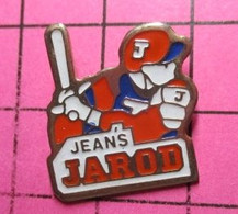 710b Pin's Pins / Beau Et Rare / THEME : SPORTS  / BATTEUR BASE-BALL JEAN'S JAROD - Honkbal