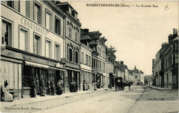 CPA BOURGTHEROULDE - La Grande Rue (478112) - Bourgtheroulde