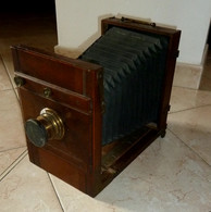 Appareil Photo - Ancienne Chambre Photographique En Bois - Macchine Fotografiche