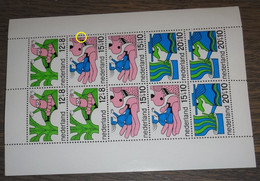 Nederland - MAST - 917 PM1 - 1968 - Plaatfout - Postfris - Zwart Vlekje Zegelrand Naast Oor - Variétés Et Curiosités